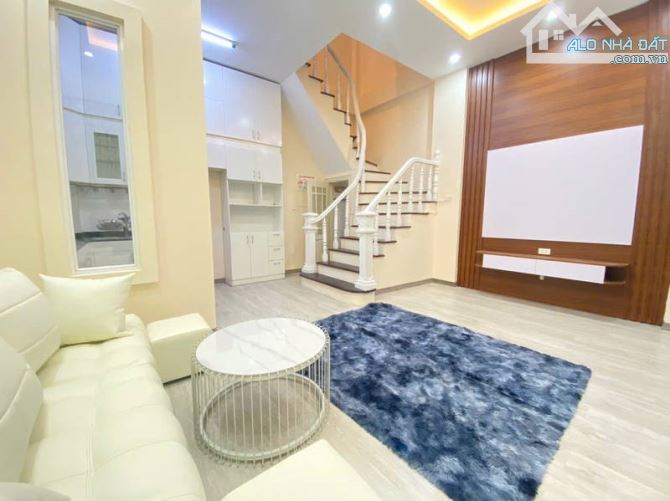 Gấp! Bán nhanh nhà Cầu Giấy- ngõ 79 cầu giấy 30m 5T 6,8tỷ