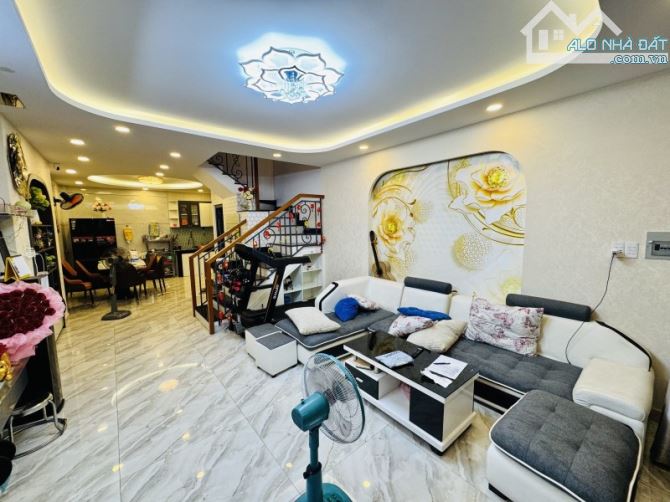 Bán Nhà Ngay Vincom Quang Trung, Gò Vấp, 52m2, 5Tỷ3