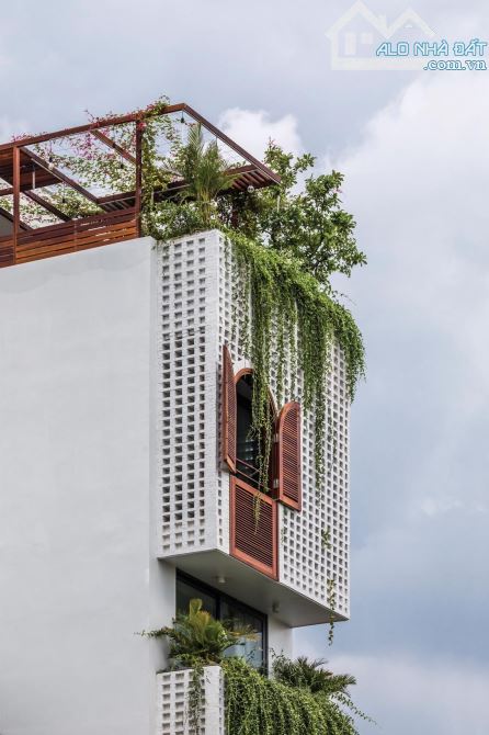 Ngang khủng 5m, CN 150m2, khuôn đất đẹp, mặt tiền D2 nối dài, xây mới hầm 7 lầu, giá rẻ
