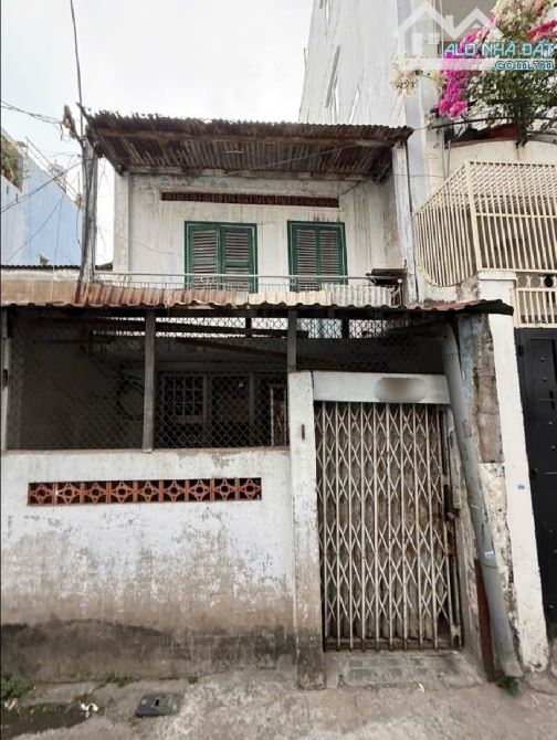 Nhà nát ngay ngã tư Bảy Hiền - 80m2 ngang 4,2m 30m ra mặt tiền - Chỉ hơn 6T