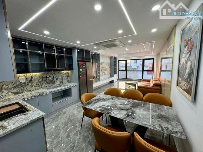 SIÊU PHẨM PHỐ TRẠM, 56M², 7 TẦNG, GARA Ô TÔ, THANG MÁY - KINH DOANH ĐỈNH! 💰 18,2 TỶ!