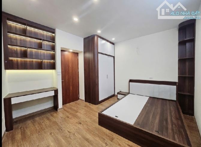 22.8 Tỷ / 84 M2/ 7 Tầng / 5.6 Mt/ Mỹ Đình / 28 Phòng