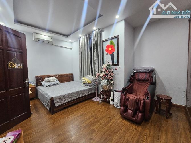 Bán nhà mp Bạch Đằng 90m, 3 tầng, mt 7m, giá 23.35tỷ