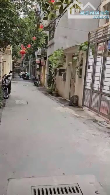 ✴️ ĐẦU TƯ - BÁN ĐẤT TẶNG NHÀ - 2 THOÁNG TRƯỚC SAU - PHÂN LÔ VIP - NGÕ TRẢI NHỰA - Ô TÔ VÀO