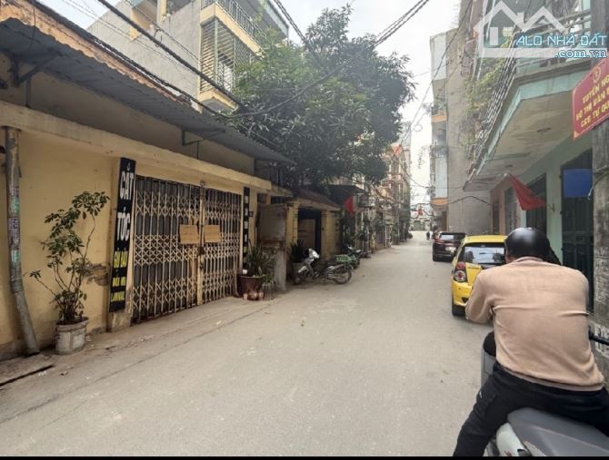 33.5 Tỷ/ 129 M2/6 Mt/ Nguyễn Hoàng Tôn/ Tây Hồ/Ô Tô Chánh