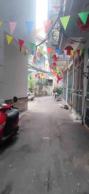 Bán nhà cấp 4 phố ô cách 35m chỉ 4.x tỷ ngõ thông oto đỗ