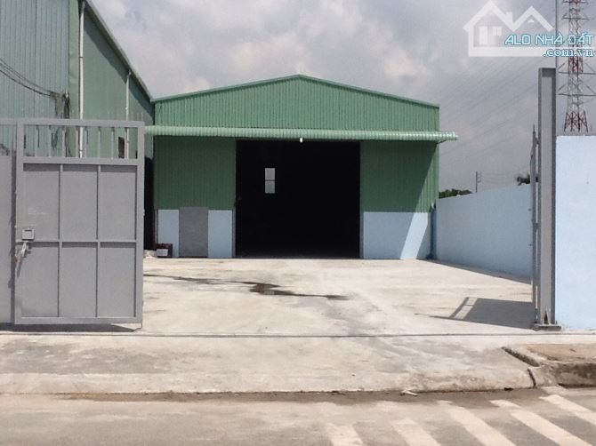 Cho thuê kho xưởng Biên Giang Hà Đông, DT 950m cao 7m xe công đỗ cửa điện 3 pha giá 50 tr