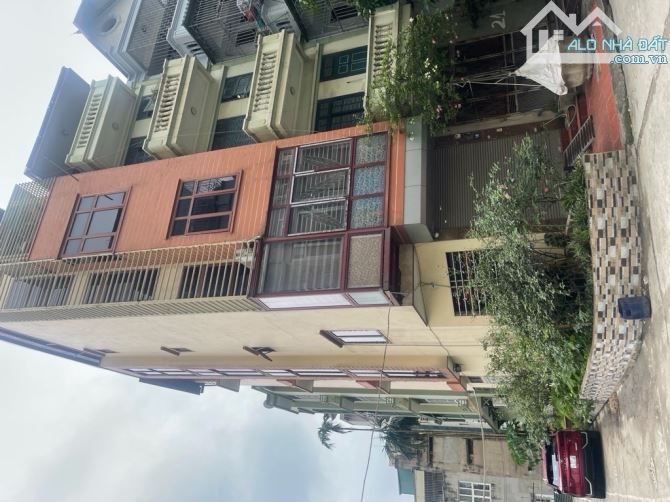Khu phân lô Nguyễn Hữu Thọ- Sát hồ Linh Đàm