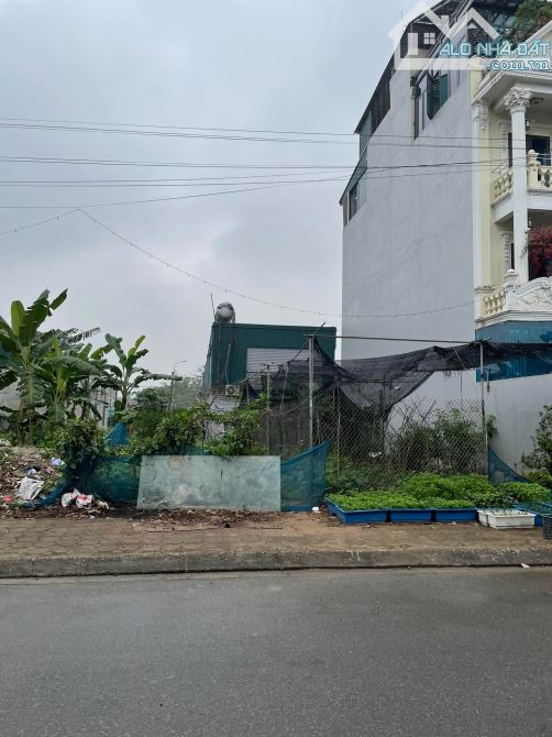 Bán đất biệt thự,liền kề khu đấu giá 31ha Trâu Quỳ, Gia Lâm, 140m2 đường 15,giá tốt