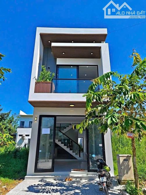 NHÀ LẦU CẠNH KHU DÂN CƯ HIỆN HỮU
