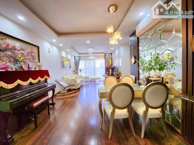 Hiếm! Bán căn hộ Làng quốc tế Thăng Long - Cầu Giấy 100m2 3PN 2vs 6.9 tỷ Full NT
