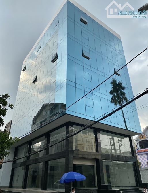 Building 2 Mặt tiền Trương Công Định mới 100%, thu nhập 200 triệu/tháng bán gấp