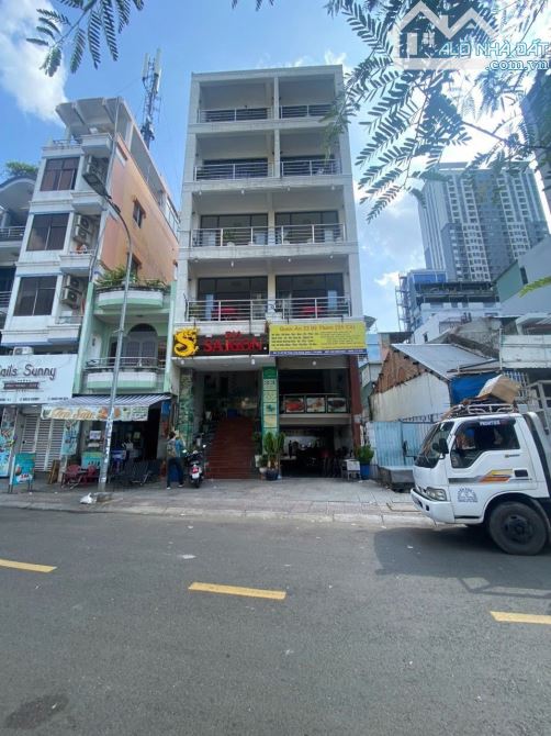 Cần chuyển nhượng tòa nhà Trần Bình Trọng, Q5 (DT: 10x20m) 5 tầng -HĐT250Tr giá 62 tỷ