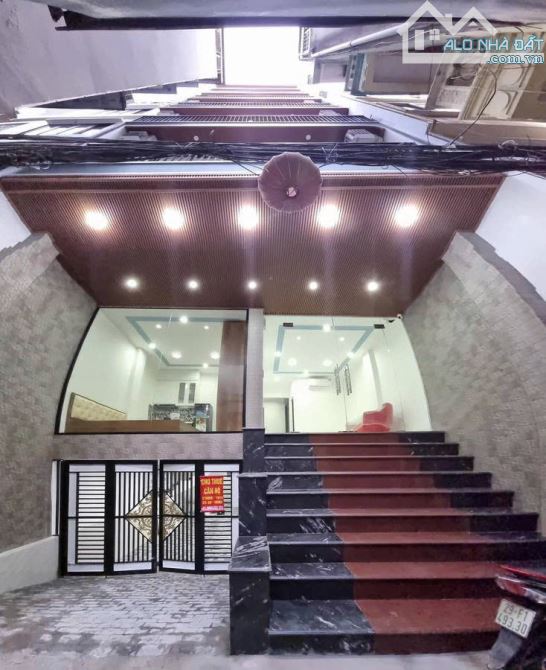 BÁN CĂN HỘ DỊCH VỤ PHỐ TRÍCH SÀI, TÂY HỒ. 110M2 8 TẦNG -MT 7M GIÁ 32 TỶ- GÀ ĐẺ CHỨNG VÀNG