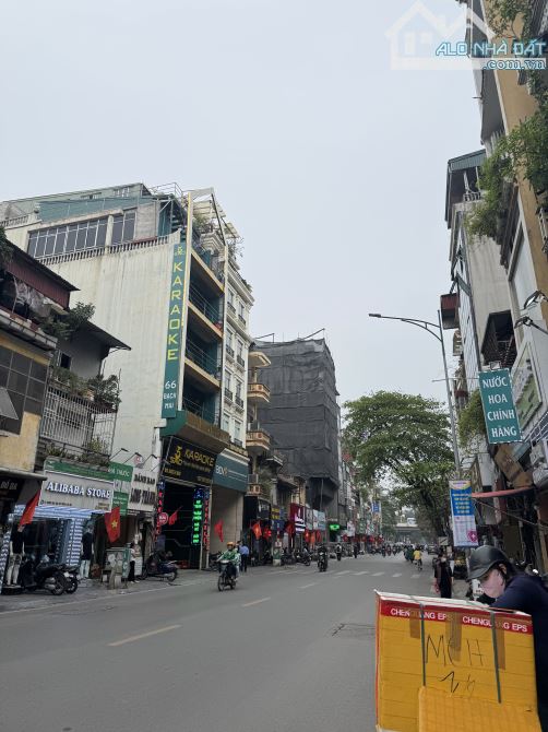 BÁN NHÀ BẠCH MAI KHÔNG CÓ NHÀ THỨ HAI  - Ô TÔ ĐỖ CỬA VÀO NHÀ - VỊ TRÍ TRUNG TÂM