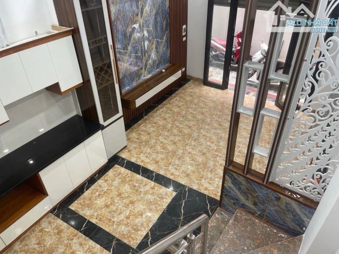MỘT CĂN DUY NHẤT 🏠 NHÀ ĐẸP THẠCH BÀN - LONG BIÊN 30m2 NGÕ NÔNG, Ô TÔ ĐỖ CỬA 💸 4.65 TỈ