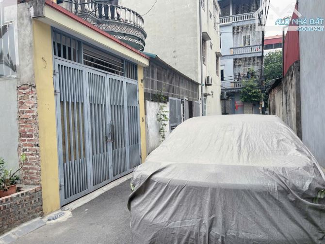 Vừa tiền ô tô đỗ, cần bán đất thị trấn Đông Anh, hàng xóm toàn y bác sĩ, giá 3 tỷ 2