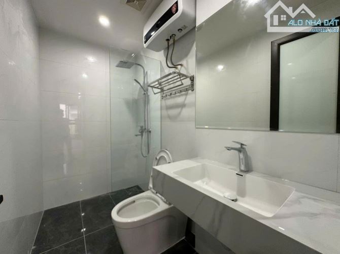 TÒA CĂN HỘ 8 TẦNG - NGAY PHỐ TRỊNH CÔNG SƠN - VIEW HỒ TÂY - CHỈ 17.8 TỶ!
