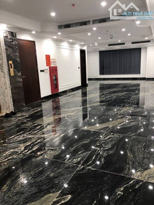 ( Giảm chào sốc 6 tỷ ) Bán Toà văn phòng 8 Tầng Thang Máy Trung Tâm NGUYỄN HOÀNG - MỸ ĐÌNH