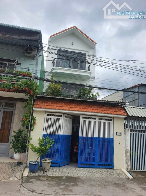 Bán Gấp Nhà Gần Trường Học Dĩ An Vị Trí Đẹp Đường 5m