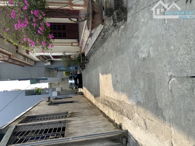 OTO ĐỖ CỬA - PHÂN LÔ - ĐẤT VUÔNG VẮN KHÔNG LỖI NHỎ- CÁCH BÌA LÀNG 100M- QUỐC LỘ 23B 200M