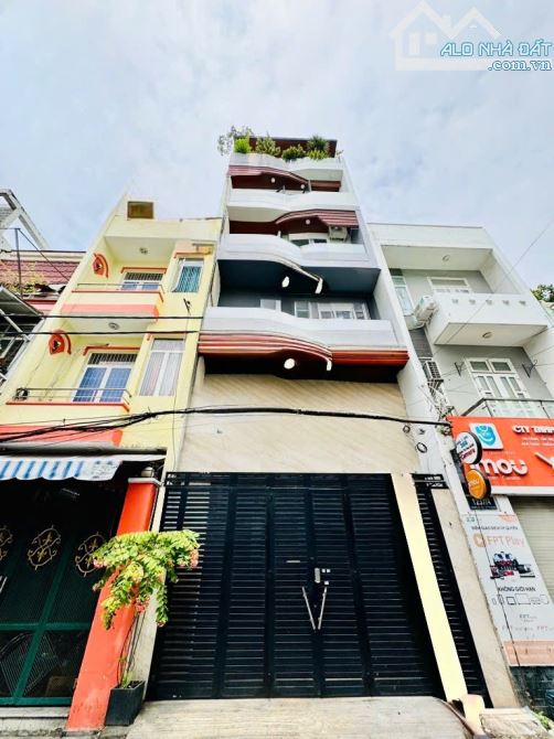 Bán Căn Hộ Dịch Vụ, Cách Mạng Tháng Tám, 82m2, 6 tầng, hẻm Ô TÔ 6m, dòng tiền 110 triệu