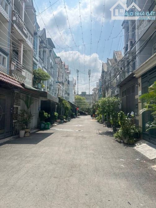 cần bán, VỊ TRÍ SIÊU ĐẸP, nguyễn thị búp quận 12, dt 48 M2 × 3 TẦNG, giá siêu rẻ