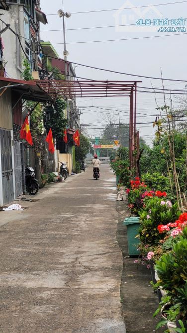 BÁN NHÀ C4 CẦU QUÁN GÁNH 100m*MT8.3m MẶT BỜ SÔNG Ô TÔ KINH DOANH CHỈ 12.6 TỶ