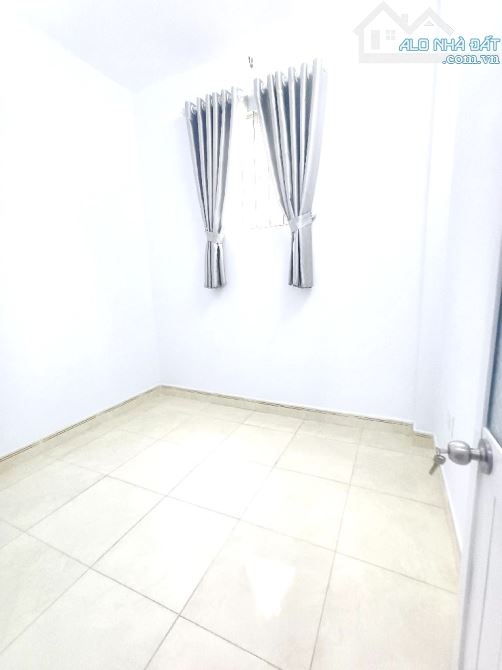 NHÀ ĐẸP 3 TẦNG LUNG LINH, XE HƠI TẬN CỬA, KẾ BÊN QUẬN 7, NHỈNH 3 TỶ - 10