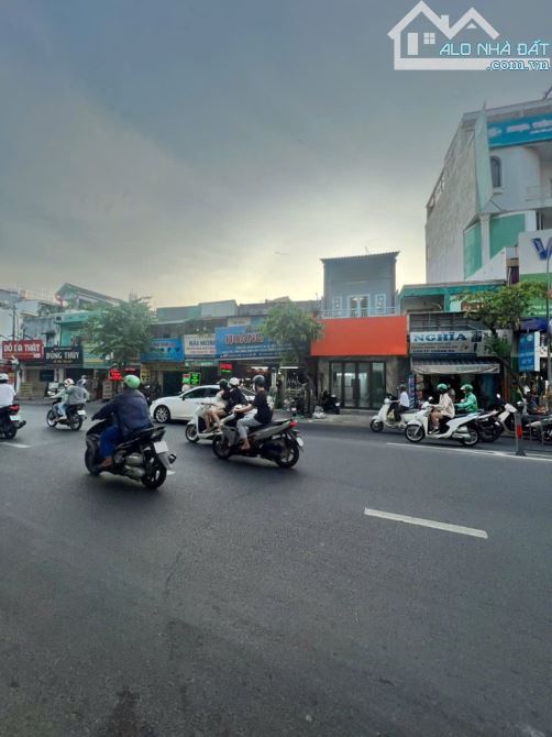 NHÀ 2 MẶT TIỀN NGUYỄN KIỆM 20M -KINH DOANH ĐỈNH - PHƯỜNG 3 - HẺM SAU NHÀ 6M - 45M2 - 7.45 - 10