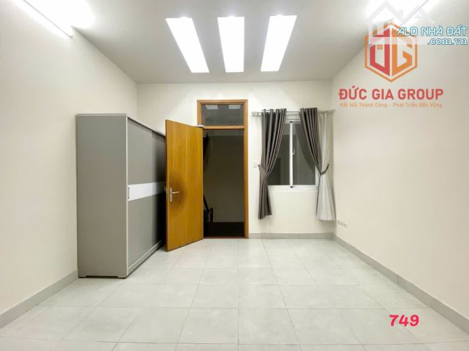 Bán nhà mặt tiền đường D9, khu D2D 1 trệt 3 lầu sổ hồng hoàn công 286m2 sàn giá 11.5 tỷ - 10