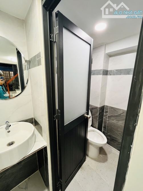 B.Á.N N.H.À MỚI Ở NGAY. DTSD. 50M. KO QUY HOẠCH. SHR. HOÀN CÔNG ĐỦ. NHỈNH 2Tỷ - 11