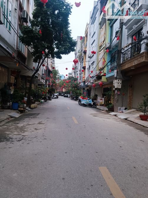 NHÀ C4 MẶT PHỐ TRẦN ĐĂNG NINH, HÀ ĐÔNG, DT 33M2, MT 3.3M, GIÁ 11.6TỶ, KINH DOANH ĐỈNH
