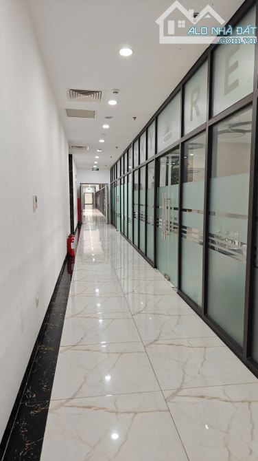 Cần bán một số diện tích sàn TMDV văn phòng tòa Phương Đông Green Park Trần Thủ Độ - 1