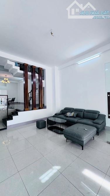 Bán căn nhà  mặt tiền đường Hùng Vương - 1
