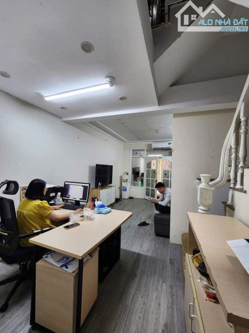 PHÂN LÔ TRẦN QUANG DIỆU - 30M RA MẶT PHỐ - KINH DOANH VP - 50M2 MT 4.5M - Ô TÔ VỈA HÈ - 1