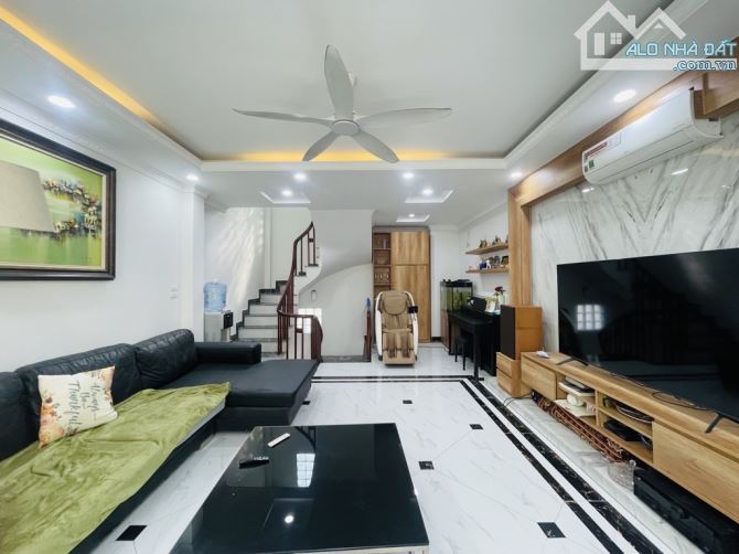 Nhà Đẹp mới Thạch Bàn Long Biên, ô tô nhỏ đỗ cửa - 1