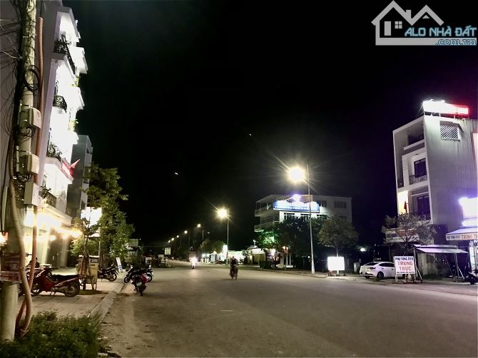 BÁN NHÀ 4.5 TẦNG MẶT TIỀN LÊ THÁNH TÔN ĐOẠN TRÊN QUỐC LỘ TP QUẢNG NGÃI - 1