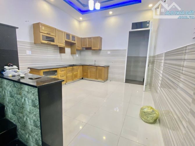 Bình Tân, hẻm ô tô thông TL10, nhà mới đẹp 4 tầng,  81m2, ngang 4.5m, giá rẻ - 1