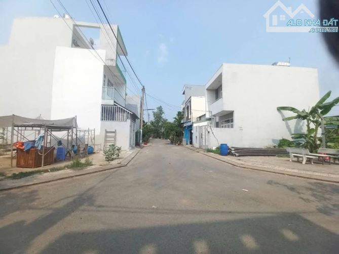 LÔ GÓC KO LỘ GIỚI - 68M2 - NHĨNH SƠ 3TỶ -võ văn hát, long trường - 1