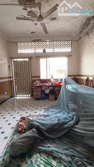 Bán chung cư Lầu 1 Hậu Giang, quận 6, dt 80m2, gần Chợ Bình Tây, chỉ hơn 1 tỷ - 1