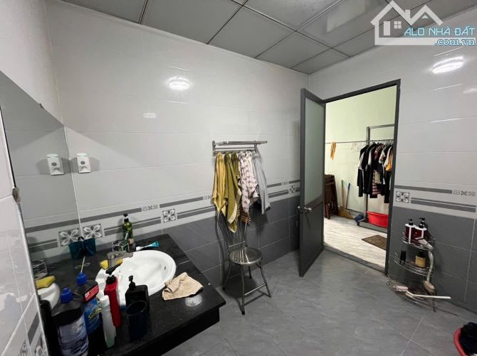 NP485 Giá 5.5 tỷ ( Thương Lượng ) , Bán nhà mặt tiền Chợ Tân Phong( Nguyễn Ái Quốc ) 116m2 - 1
