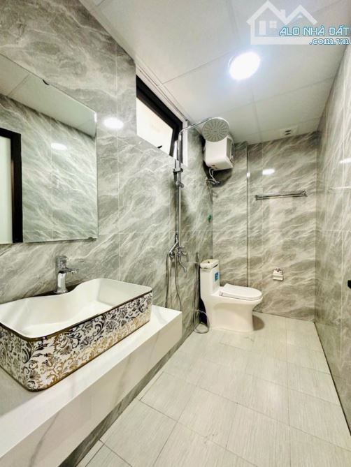 🔥 Nhà 5 Tầng nguyễn văn cừ Long Biên – Cách Phố Vài Bước – Oto Đỗ Cổng |38m²| Giá: 6,2 tỷ - 1