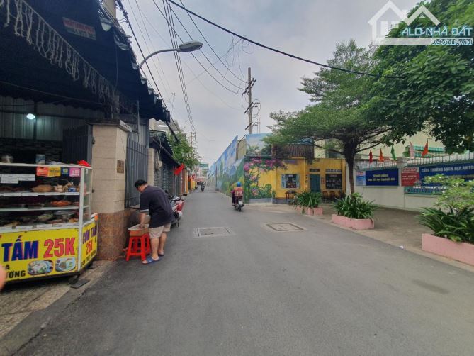 Hẻm 8m thông kinh doanh, 9m x 32m, nở hậu 14m, gần mặt tiền Lê Đức Thọ - 1