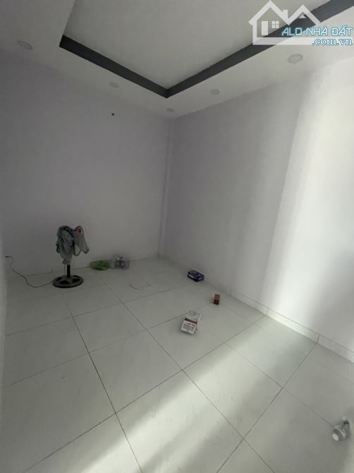 Văn phòng cho thuê giá rẻ quận Tân Phú - 1