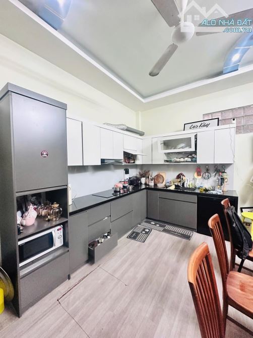 Xuân Đỉnh Gần Ngoại Giao Đoàn-CV Hoà Bình -Ôtô VÀO NHÀ - KINH DOANH -DT54m x 5tầng x giá 1 - 1