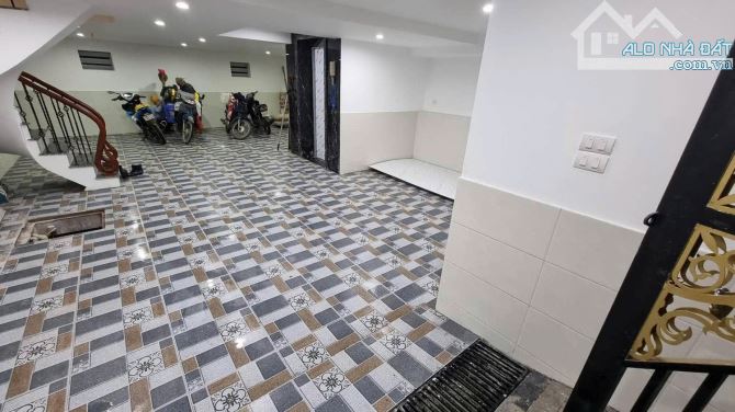 BÁN CĂN HỘ DỊCH VỤ PHỐ TRÍCH SÀI, TÂY HỒ. 110M2 8 TẦNG -MT 7M GIÁ 32 TỶ- GÀ ĐẺ CHỨNG VÀNG - 1