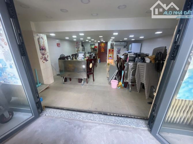 BÁN GẤP - VIEW GÓC TRẦN QUÝ, Q11 DT: 7x13m | Có lửng | Thu nhập 30tr/tháng Giá buông tay: - 1
