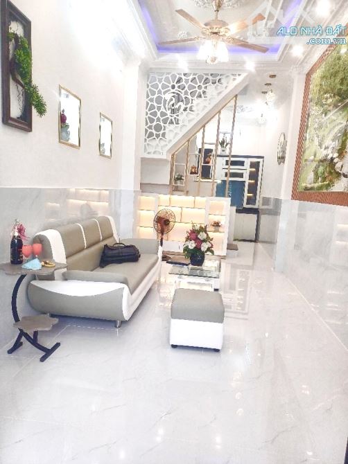 NHÀ ĐẸP 3 TẦNG LUNG LINH, XE HƠI TẬN CỬA, KẾ BÊN QUẬN 7, NHỈNH 3 TỶ - 1