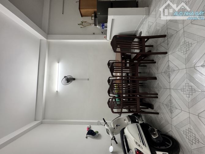 Bán nhà hẻm xe hơi Dương Bá Trạc Quận 8, 137m2, 3 tầng, 5PN. hẻm thông. - 1